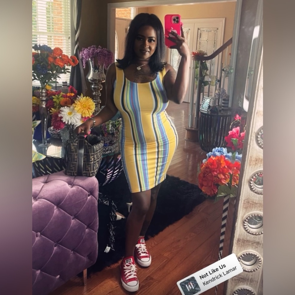 CARINA! Midi Dress!